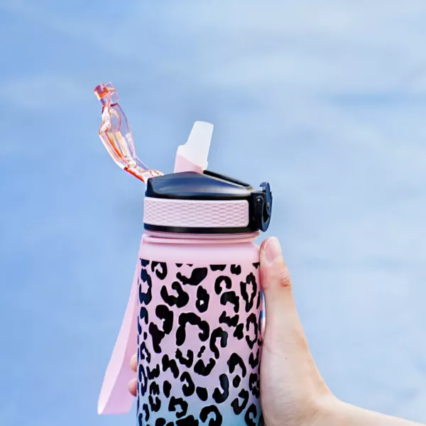 Bouteille d'eau léopard 1000 ml – Image 4
