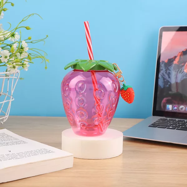 Tasse Fraise Cartoon avec Paille